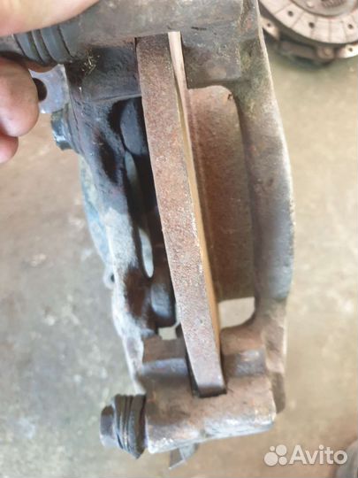 Передняя правая ступица в сборе Audi 80 B3, B4