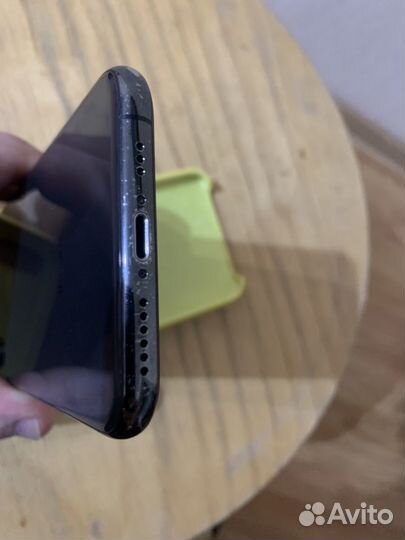 iPhone Xs, 64 ГБ