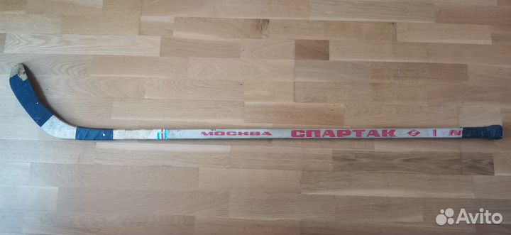 Клюшка А. Кожевникова с автографами