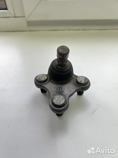 Опора шаровая передняя правая
