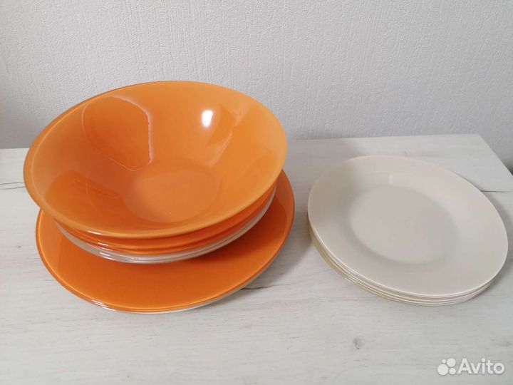 Тарелки, стаканы