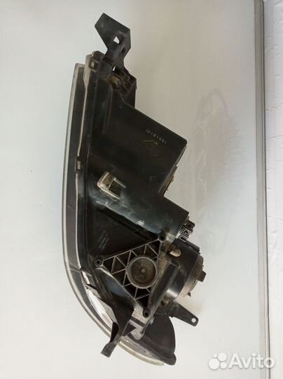 Фара правая Mazda 3 BK (2003—2006)