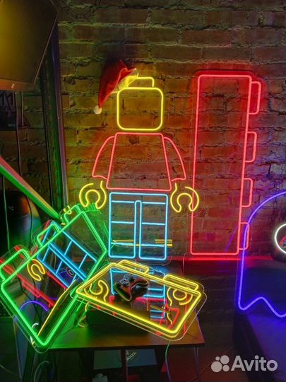 Неоновая вывеска, объемные буквы