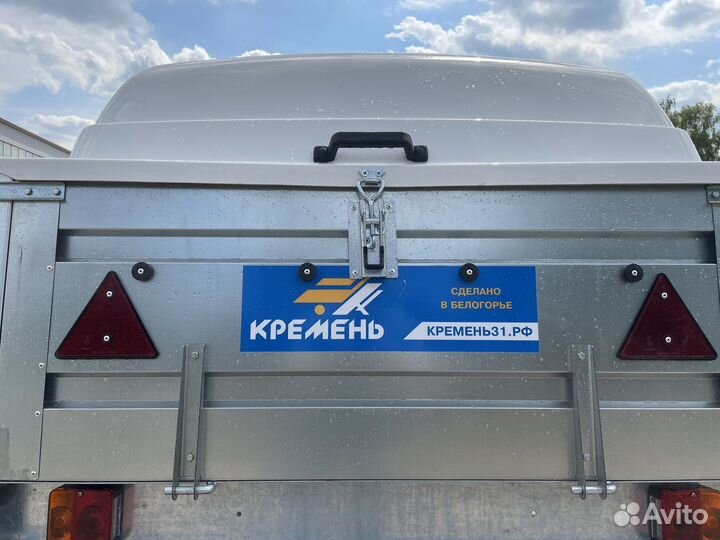 Прицеп с пластиковой крышкой 2х1,3х0,5