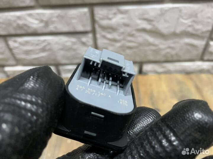 Skoda Kodiaq Кнопка регулировки зеркал