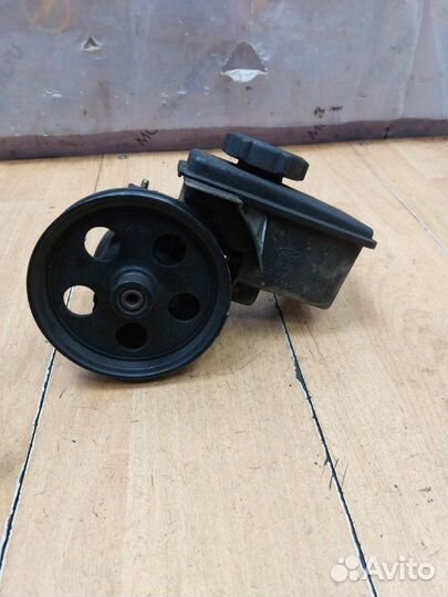 Насос гидроусилителя руля Ford Mondeo cjba 2003