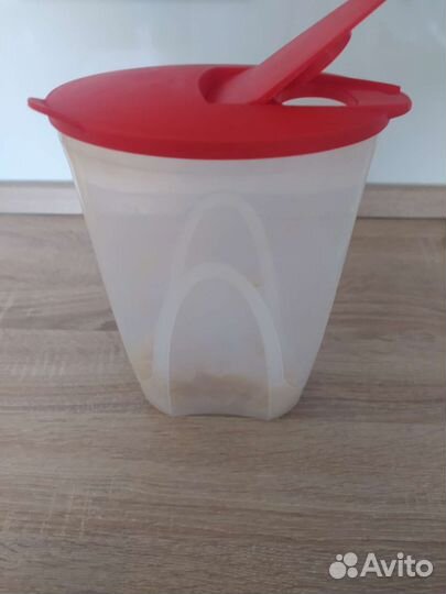 Контейнер для сыпучих продуктов 1.9л