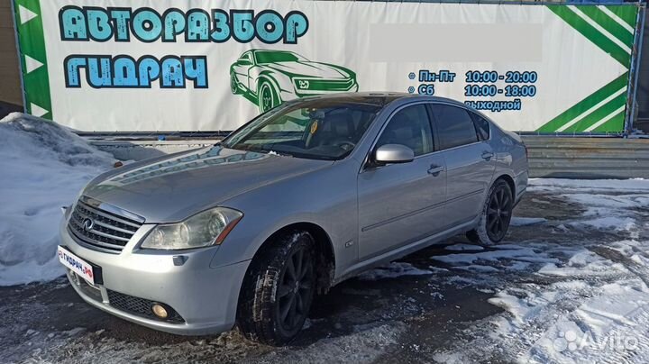 Стекло двери задней левой Infiniti M35 82301-EG00A