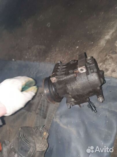 Компрессор кондея на альфа- Ромео 145