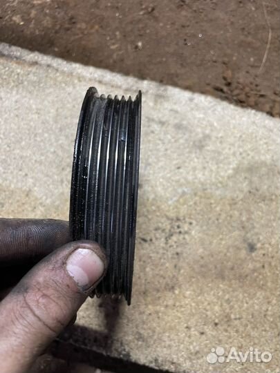 Шкив насоса гур VW Passat B5 VR5 AGZ 2.3