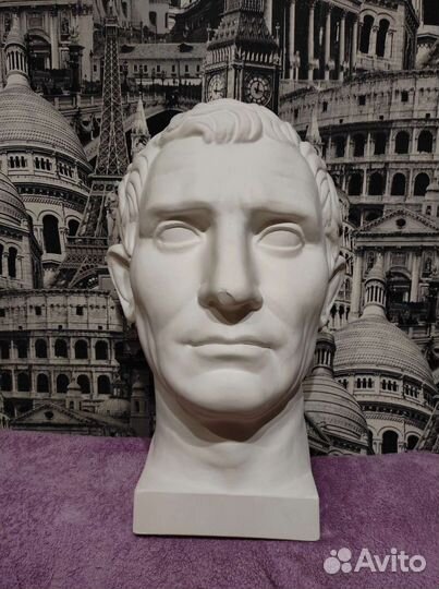 Гипсовая голова Августа