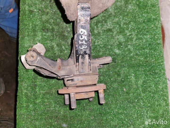 Ступица передняя правая Nissan March K13