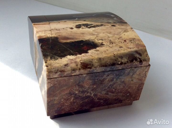 Шкатулка из камня