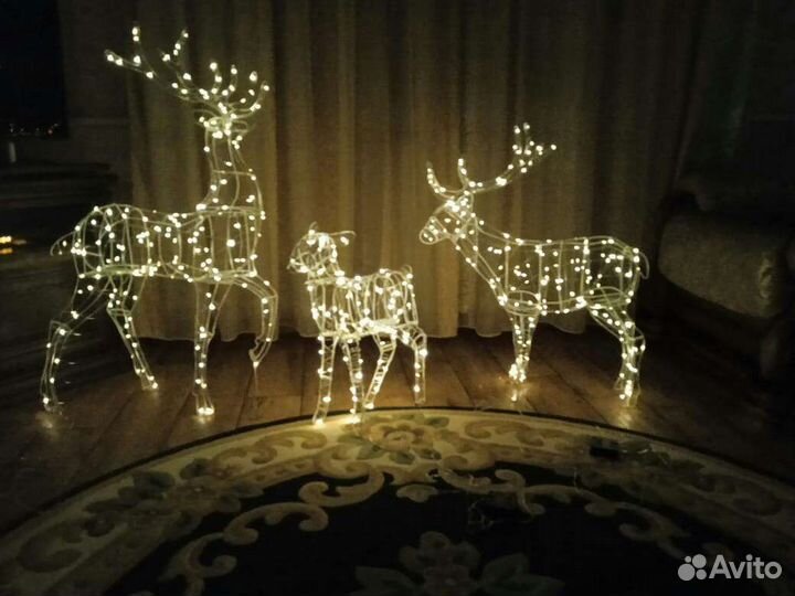 Олени из проволоки со светодиодными гирляндами