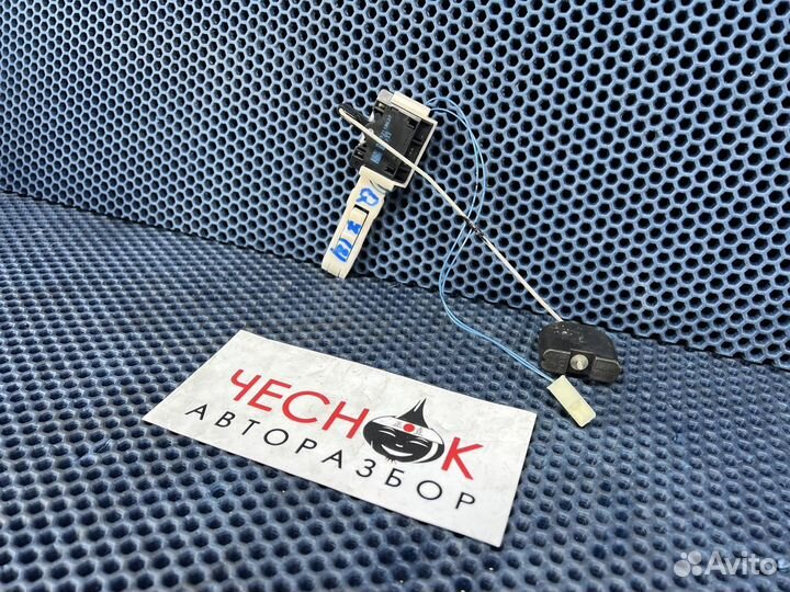 Датчик уровня топлива поплавок Audi Q7 левый