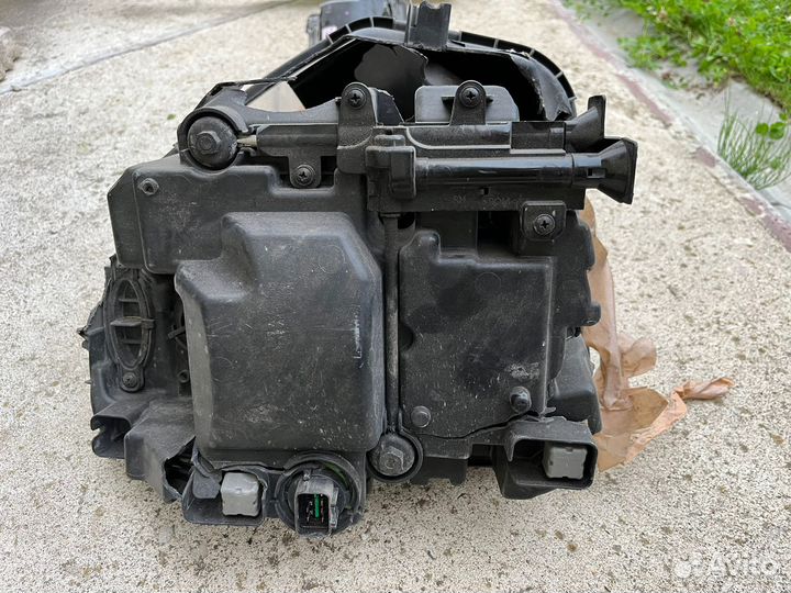 Hyundai Santa Fe 4 фара правая