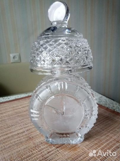 Новый хрустальный графин время Х виде будильника