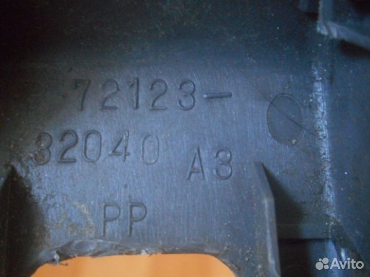 Крышка петли сиденья Toyota Vista (90-94 года) SV30, SV32, SV33, SV35, CV30