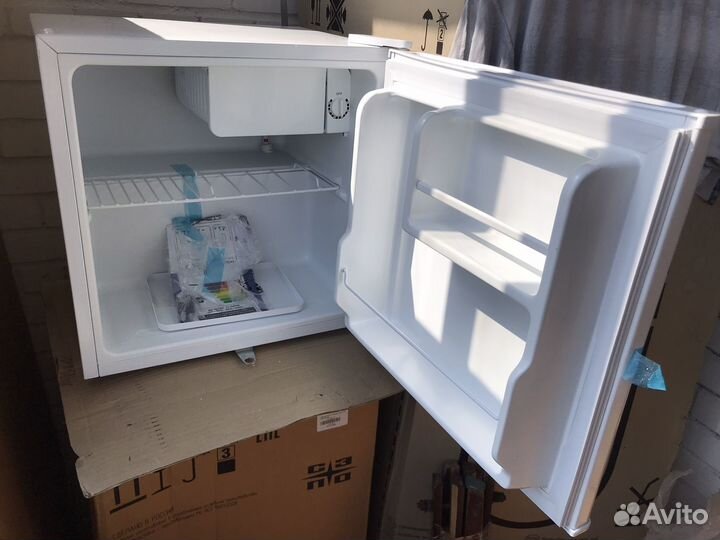 Холодильники новые цены разные