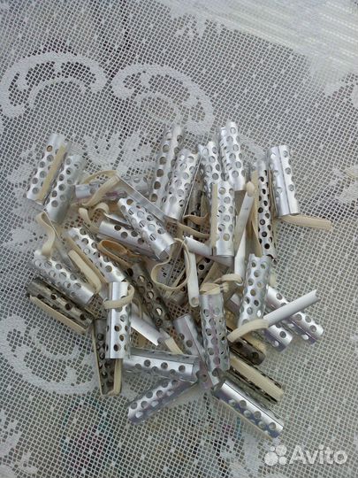 Плойка в футляре и бигуди для завивки волос СССР