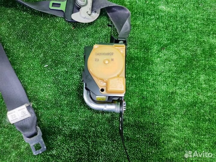 Ремень безопасности передний правый Honda Civic 4