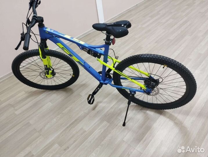 Велосипед GT racermax 27,5 новый