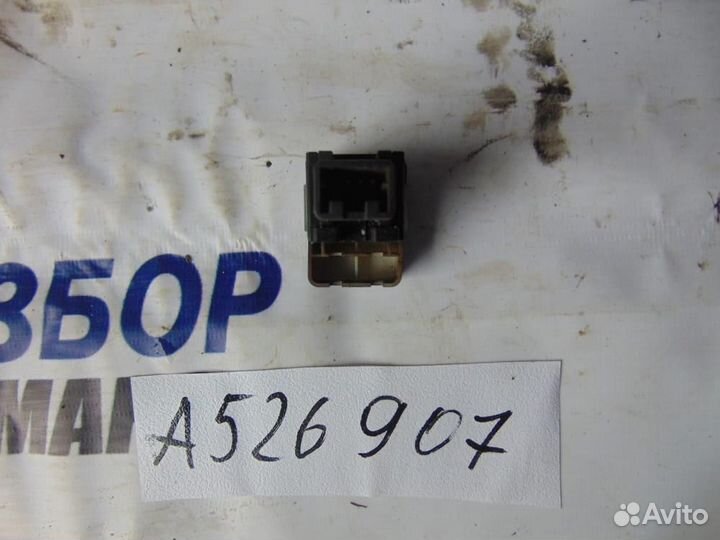 Кнопка аварийной сигнализации для Nissan Tiida 1