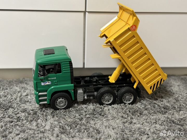 Bruder самосвал man