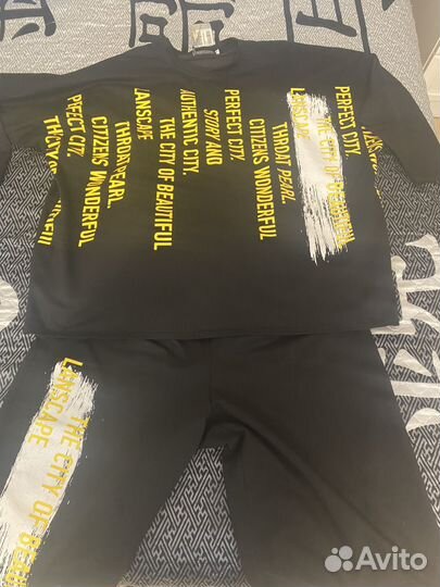 Женский спортивный костюм