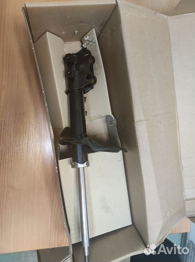 Амортизатор передний правый Hyundai Elantra 06-11