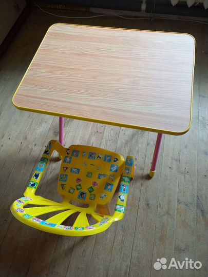 Детский столик и стульчик