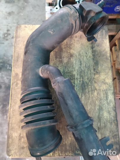 Патрубок воздушного фильтра дроссельной заслонки