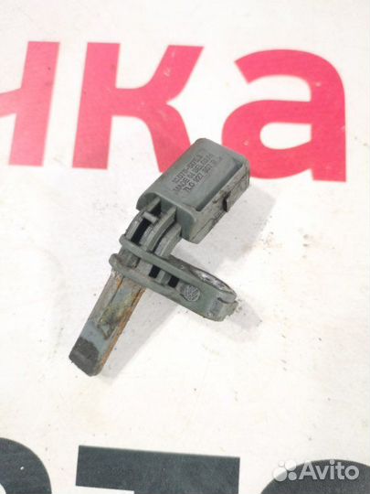 Датчик ABS задний Audi Q7 внедорожник 3.0 cjtc