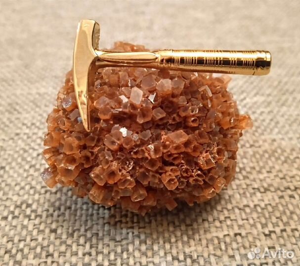 Значок геология геолог молоток брошь пин