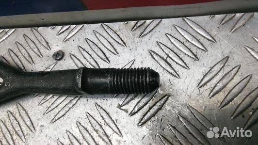 Крюк буксировочный chrysler voyager 4 (CBR11H801)