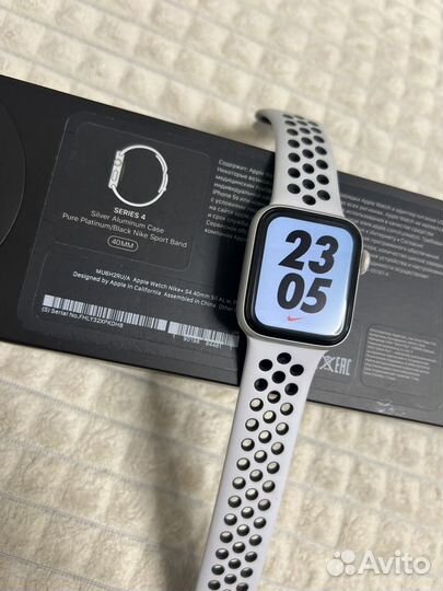 Часы apple watch 4 40 mm nike