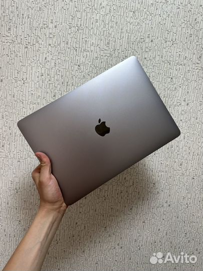 Apple MacBook Air 13 2020 M1 8/256gb
