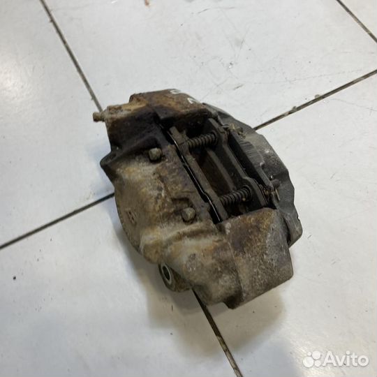 Суппорт задний правый Land Rover Defender 110 L316