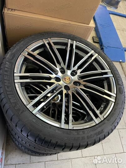 Колеса летние Porsche Macan R21