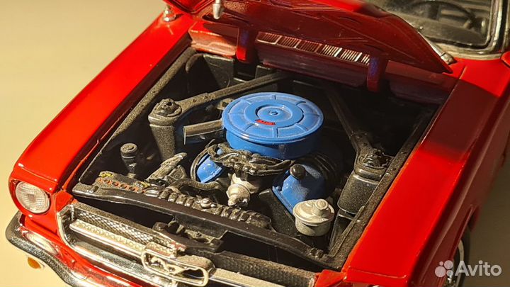 Модель автомобиля Ford Mustang 1964г в маш-бе 1/18