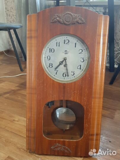 Старинные настенные часы 1959 года