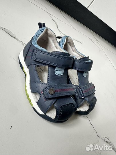 Сандалии натуральная кожа 24 размер