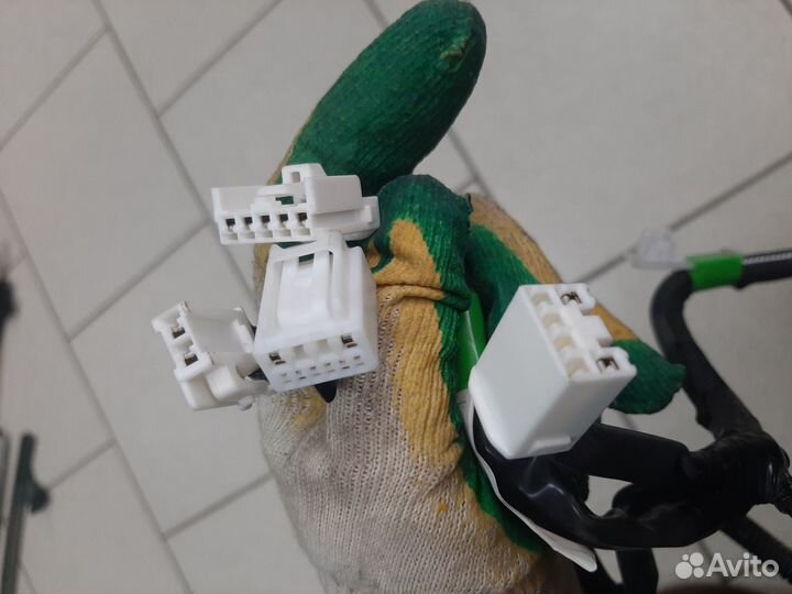 Проводка правой задней двери Rav4 40 2012-2019