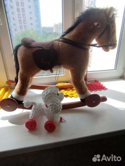 Детская качалка лошадь