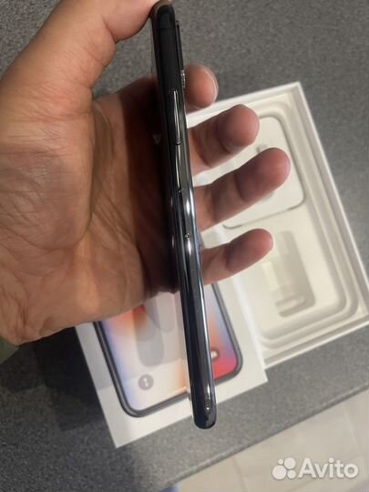 iPhone X, 64 ГБ