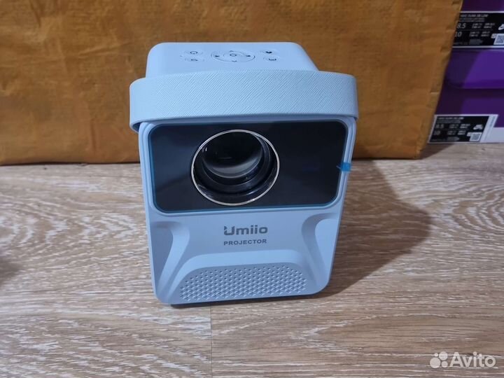 Мини проектор umiio