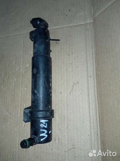 Mercedes w211-219 форсунка омывателя фары левая