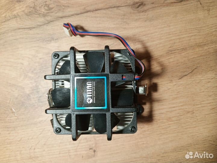 Материнская плата с процессором и памятью