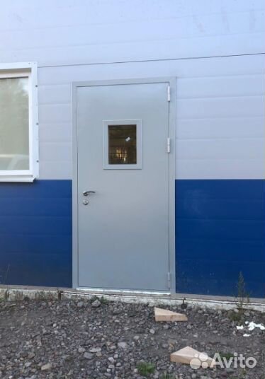 Входные двери в котельную с вент решеткой