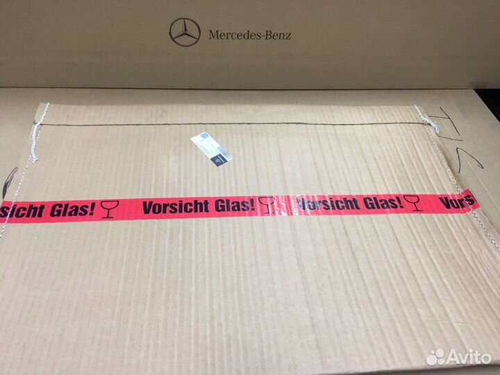 Боковое стекло праваое Mercedes W213